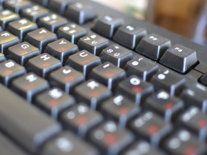 Programišiams NATO susitikimas jau prasidėjo: kaip apsisaugoti nuo purtančių DDoS atakų