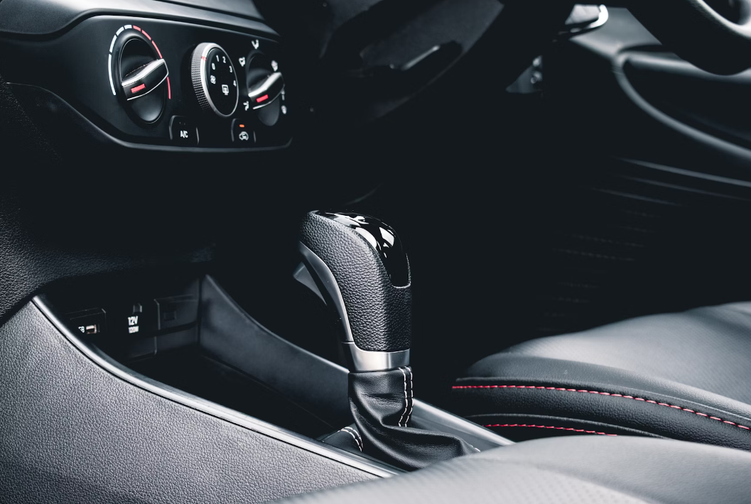 Kokia yra automobilio pavarų dėžės paskirtis?