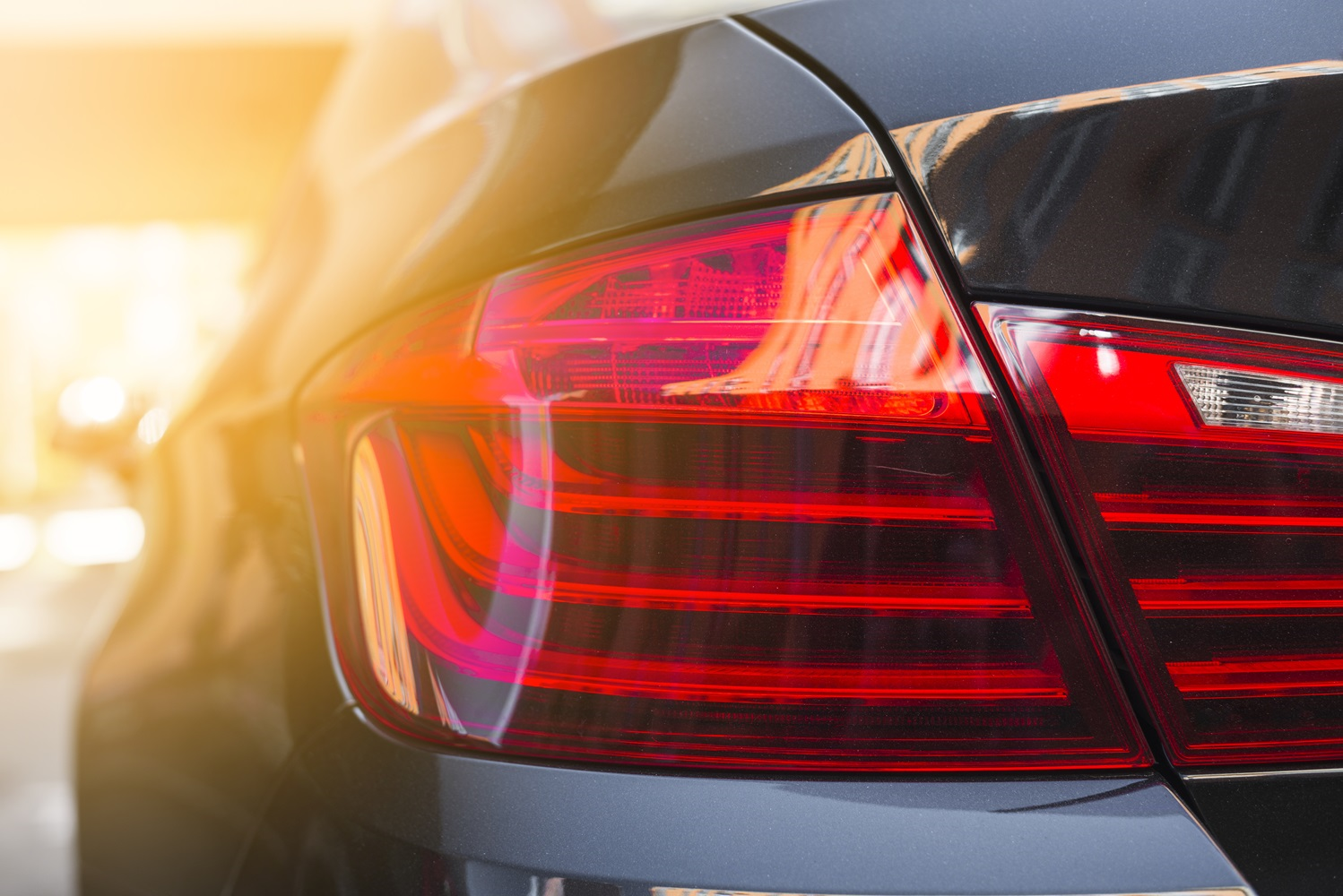 Galinių automobilio žibintų keitimo išlaidos