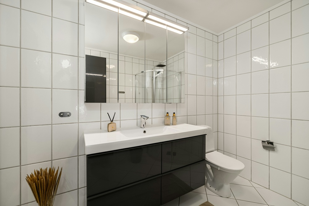 Kaip išvengti apšvietimo klaidų vonios kambaryje?