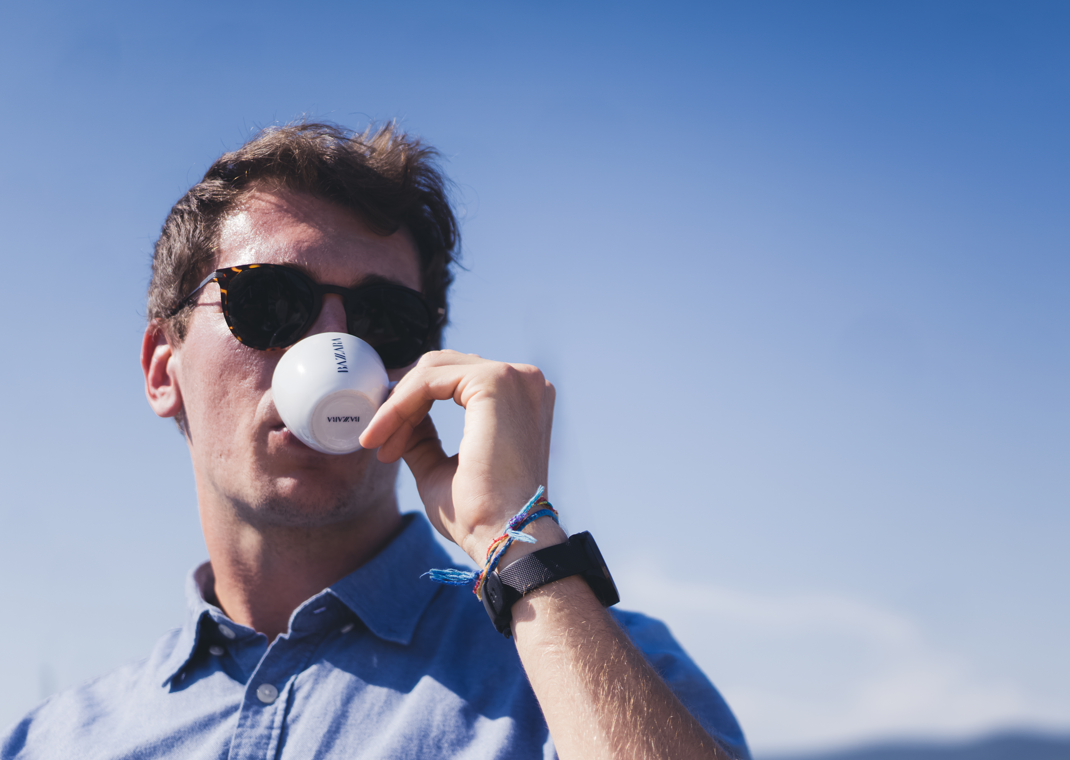 Kavos pupelės kavos aparatams internetu – kaip išsirinkti biurams?