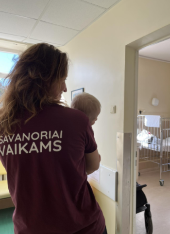 „Niekieno vaikai“ vadovė: vieniši kūdikiai verkdavo taip ilgai, kad galų gale nustodavo, nes suprasdavo, kad niekas prie jų neprieis