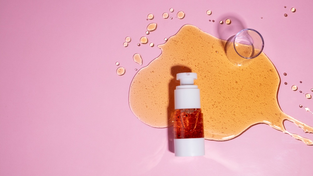 Dermatologai įspėja – taip vadinami „anti-aging“ serumai dažnai daro daugiau žalos nei naudos