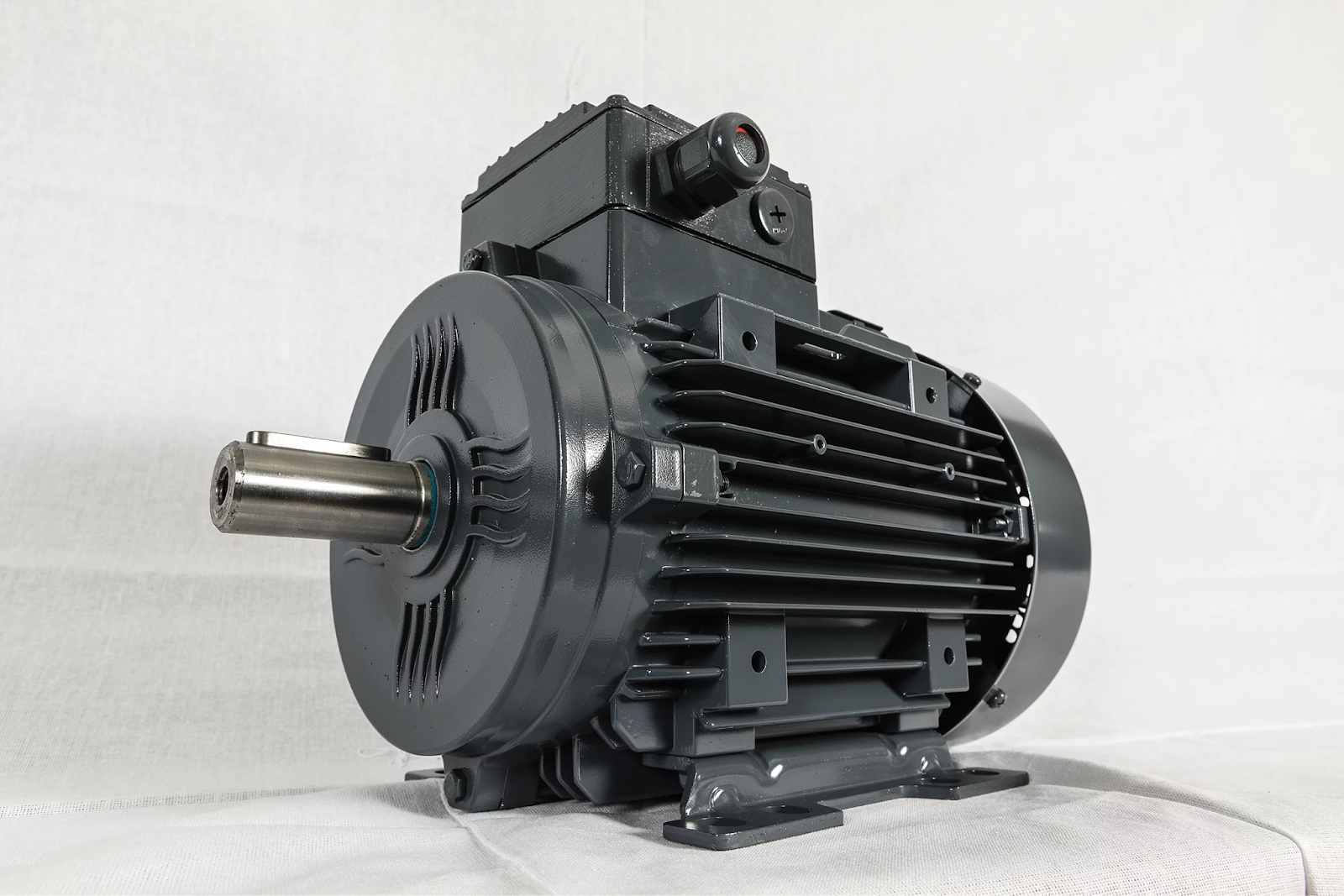 Elektros varikliai, jų tipai ir panaudojimas