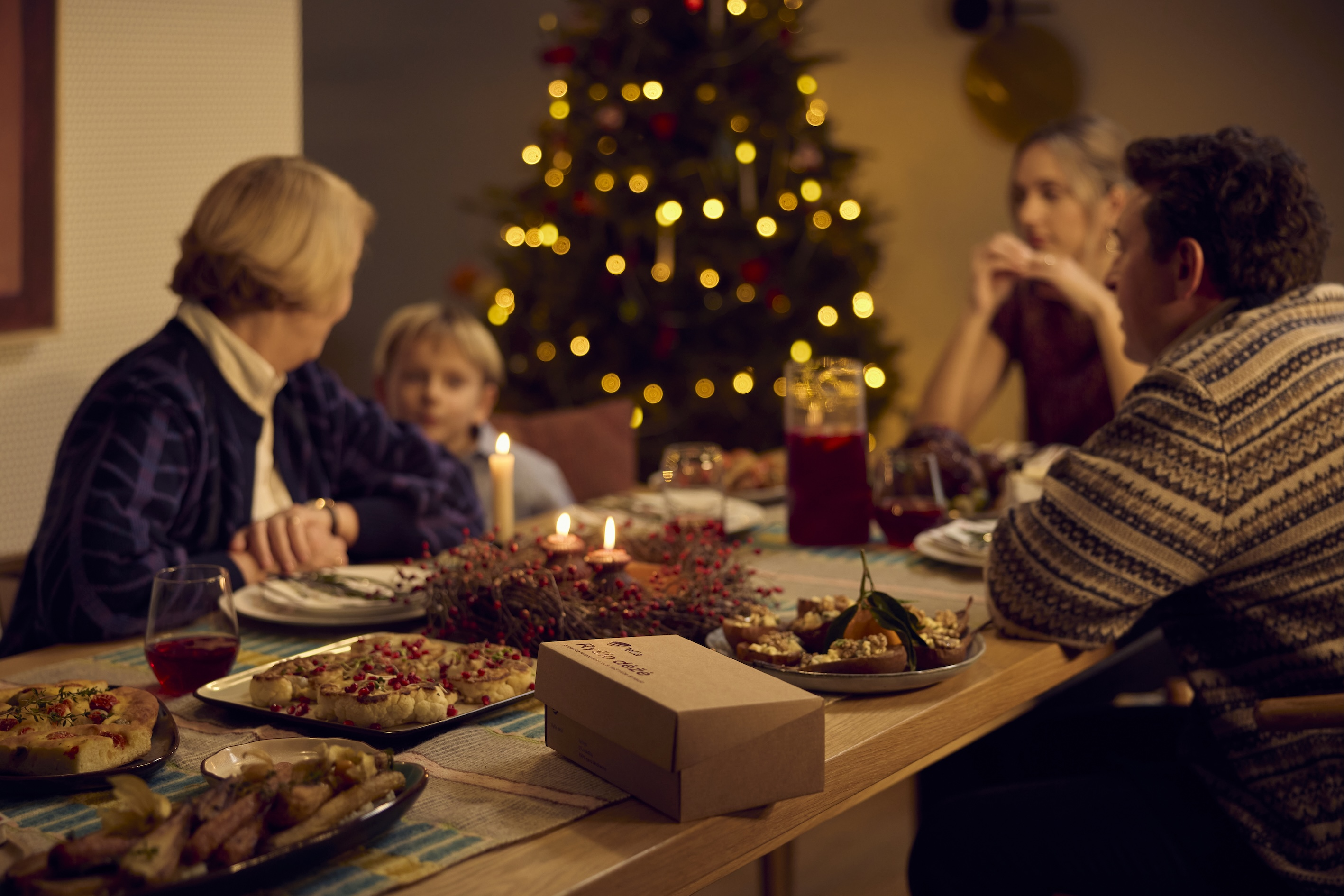 „Telia“ pradeda kampaniją, kurioje kviečia nepraleisti Kalėdų telefone