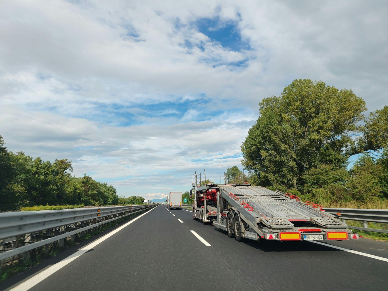 Kaip vykdomas profesionalus automobilių pervežimas?