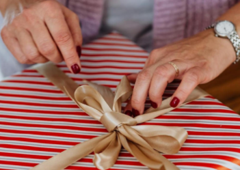 Paveikslas kaip dovana: kaip neprašauti pro šalį?