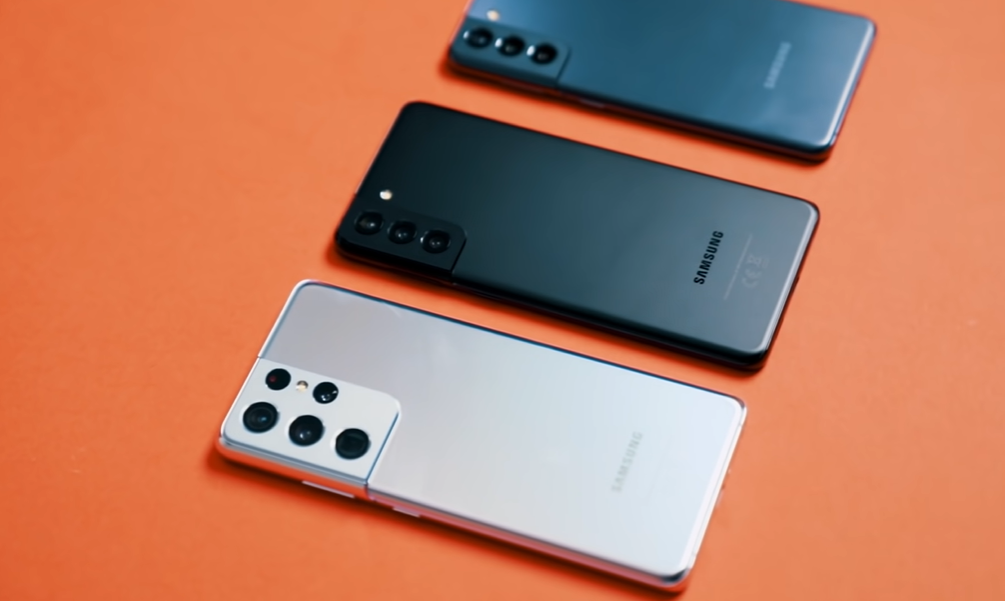 Naujoji „Samsung Galaxy S21“ serija: nuo plokščio ekrano ir atnaujintų kamerų iki dirbtinio intelekto galimybių