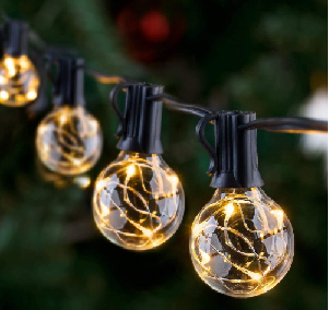 Kokie šventiniai atributai reikalingi norint sukurti jaukią atmosferą renginyje?