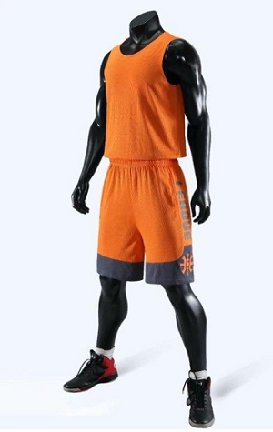 Kaip išsirinkti aprangą moto ir autosporto varžyboms?